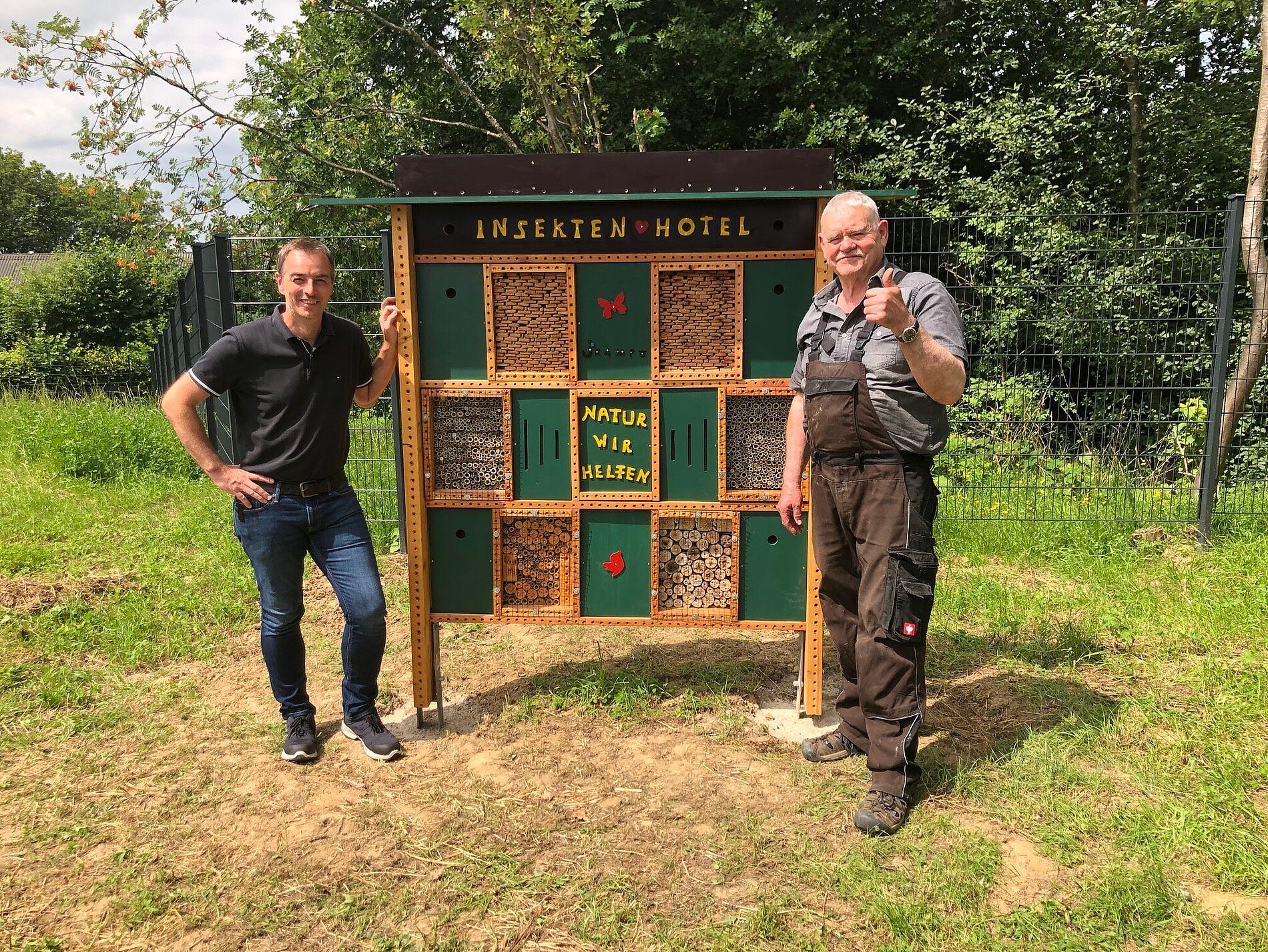 Insektenhotel_Jobelius_und_2.jpg